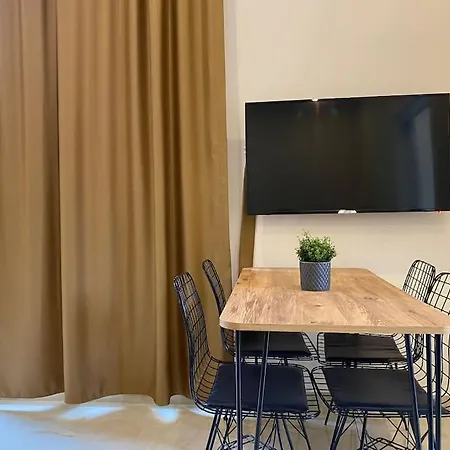 アパート Rose 2 Very 1+1 Near