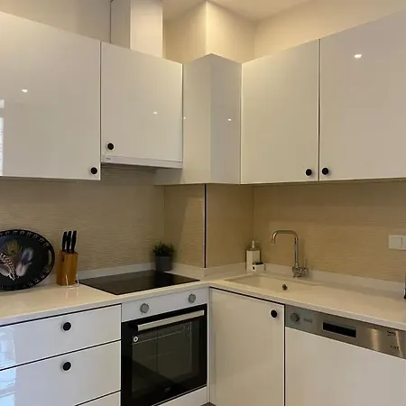 Rose 2 Very 1+1 Near * アランヤ