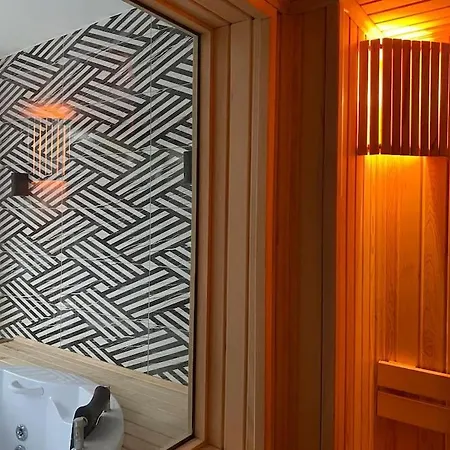 Rose 2 Very 1+1 Near * アランヤ