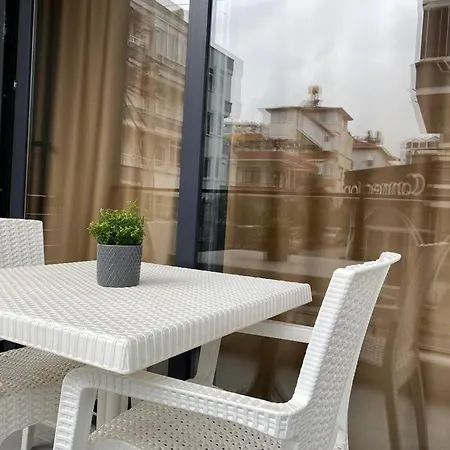 アパート Rose 2 Very 1+1 Near