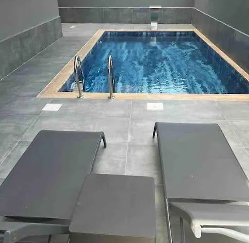 Rose 2 Very 1+1 Near *